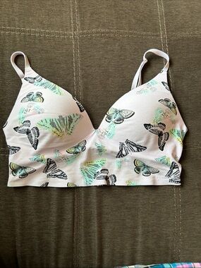 Victoria’s Secret Pink Wireless Butterfly Print Bralette - light purple size med